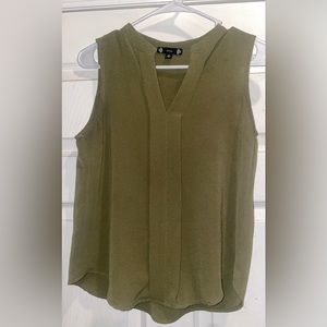Women’s Professional and Comfy Iris Green Top Size Medium